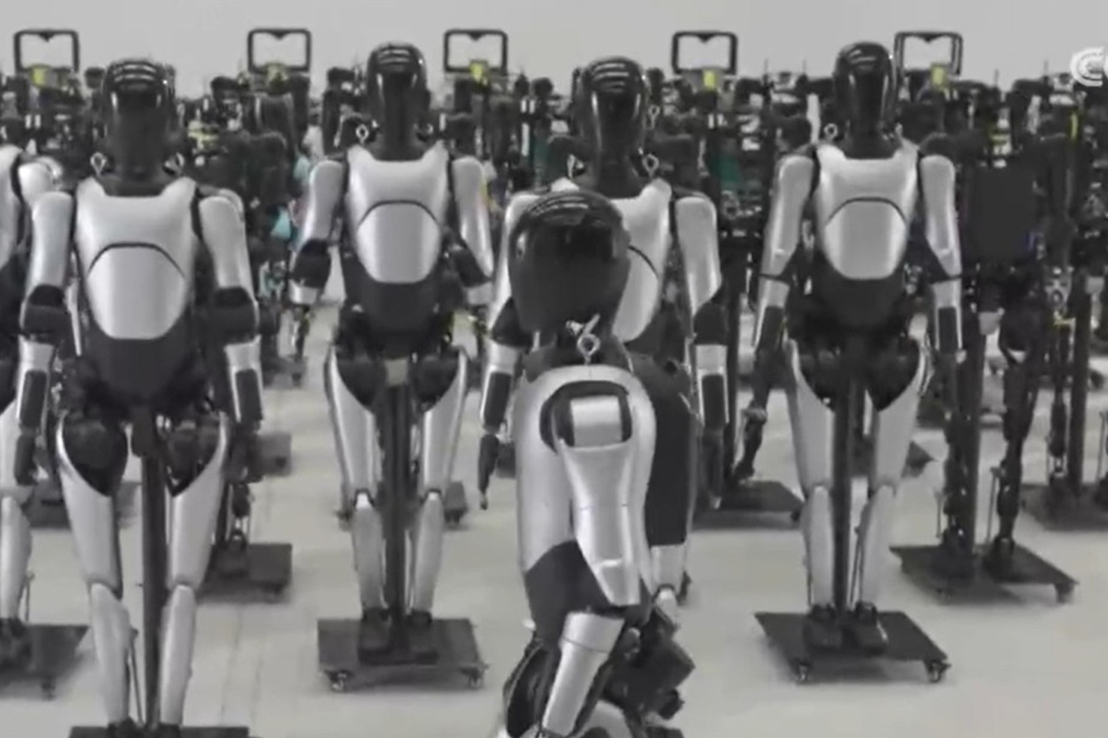 央视报道！揭秘威廉希尔机器人量产超级工厂